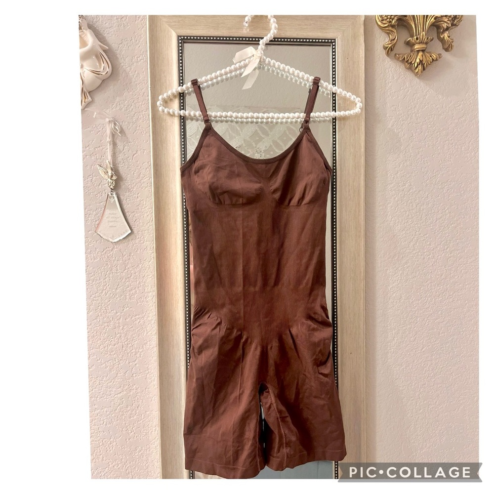 NWOT Seamless Compression Shapewear Bodysuit Brown Adjustable Strap XL